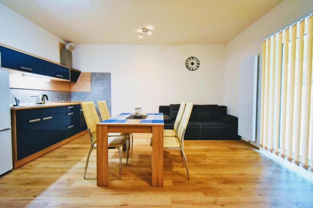Moderni Apartman Horni Marsov - By Alka 外观 照片